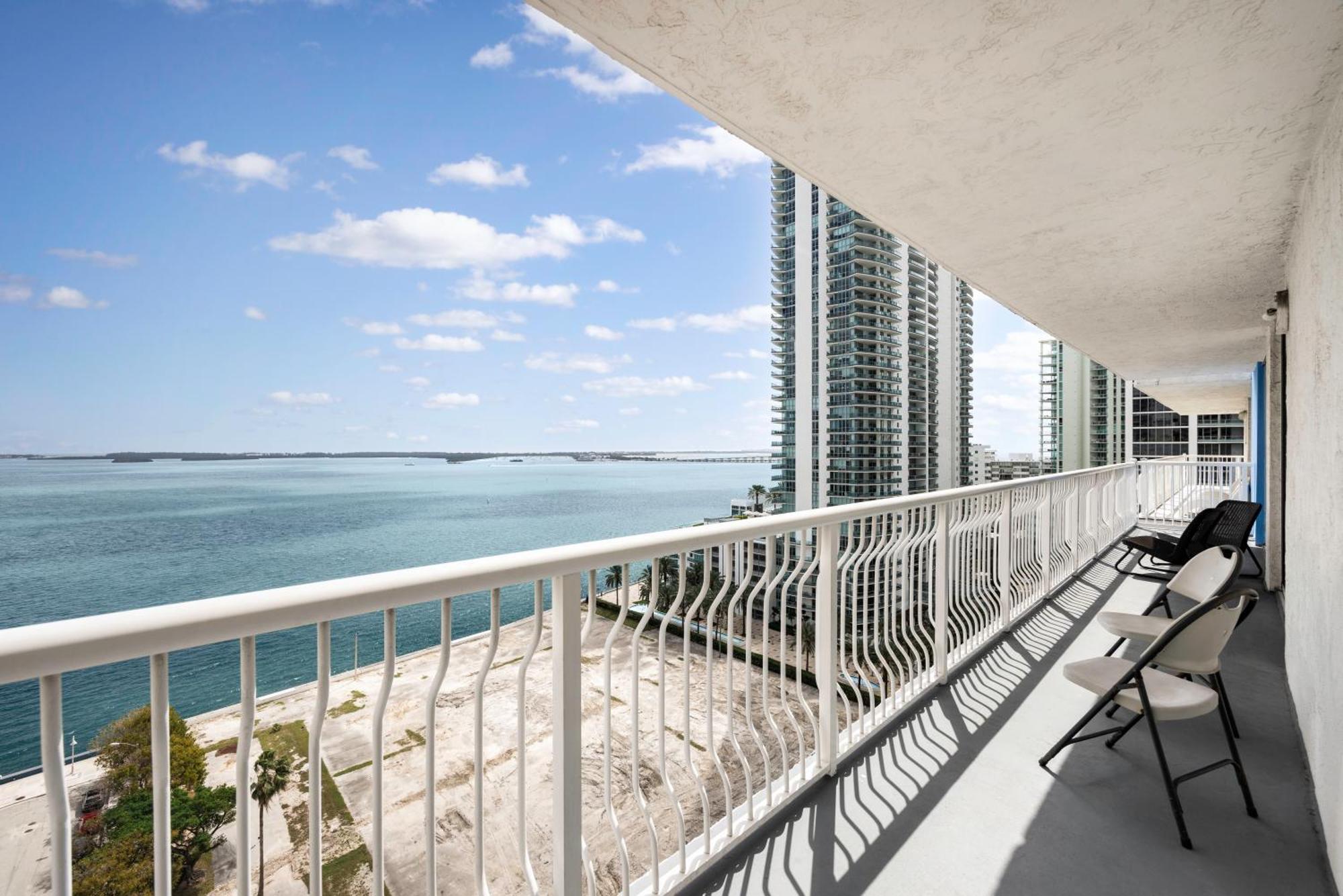 Brickell With Oceanview Apartment